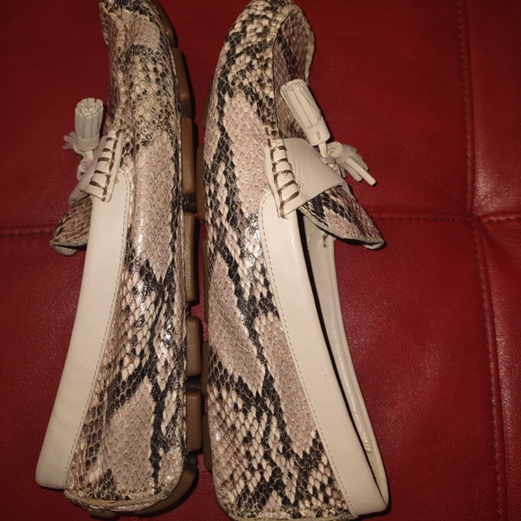 Cole Haan Snakeskin Leather Ladies Driving Flats with tassel 8.5 Fabulous Shape! - Picture 4 of 9